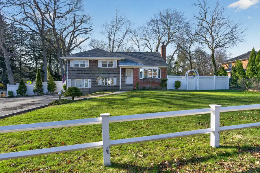 304 Maplewood Road, Huntington Station, NY 11746 - #2