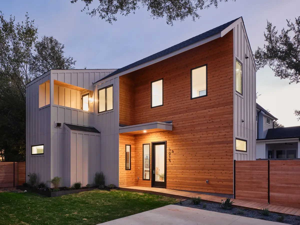 1215 Fort Branch Blvd #2, Austin, TX 78721 - Image #1