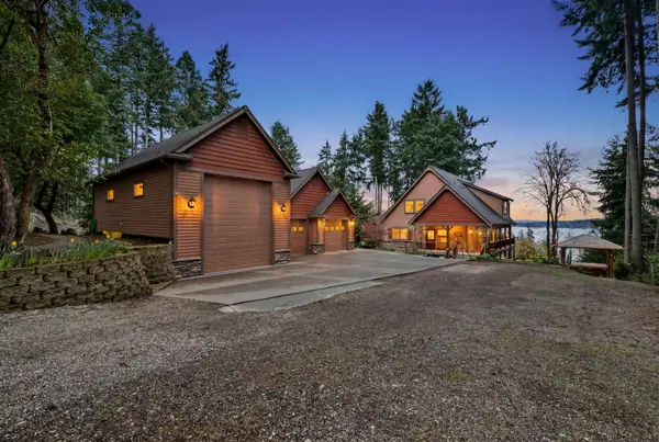 12511 Cole Point Drive, Anderson Island, WA 98303