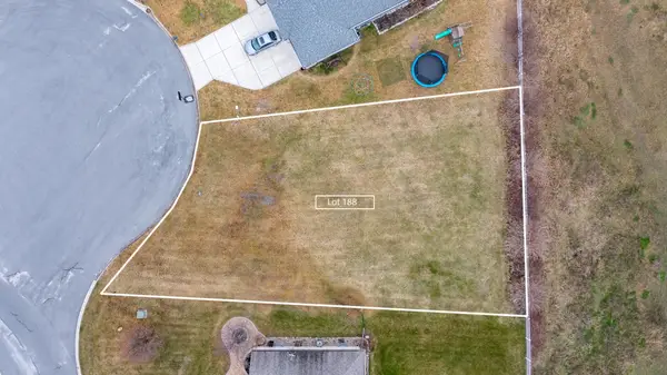 8312 Doubletree Drive N, Winfield, IN 46307