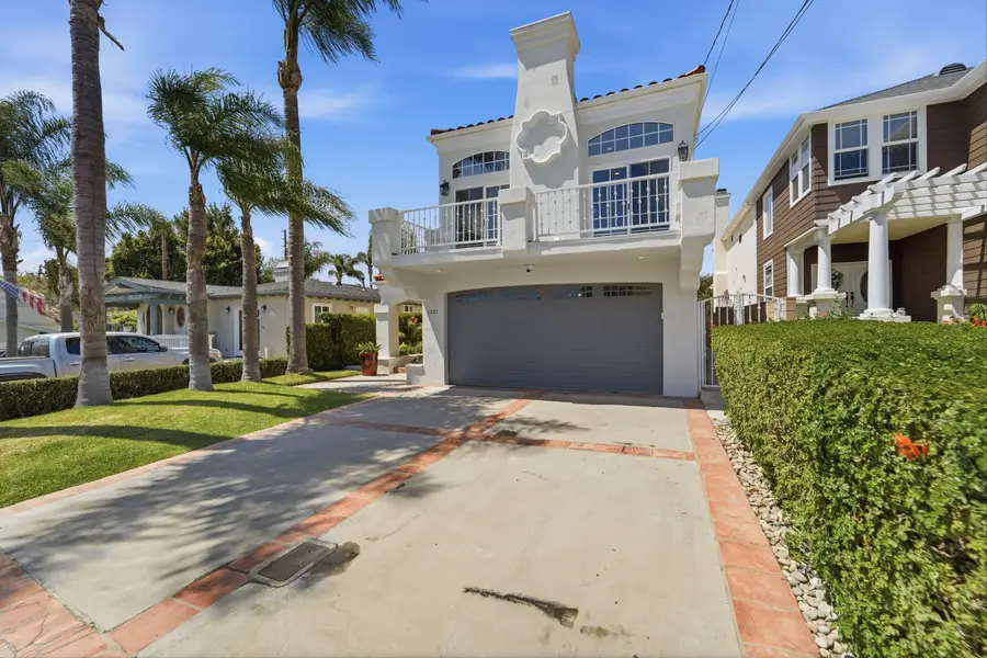 1021 Avenue D, Redondo Beach, CA 90277 - #2