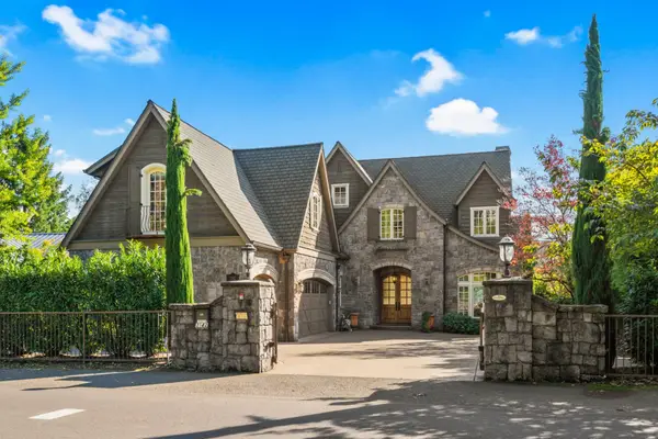 3142 Lakeview Blvd, LakeOswego, OR 97035