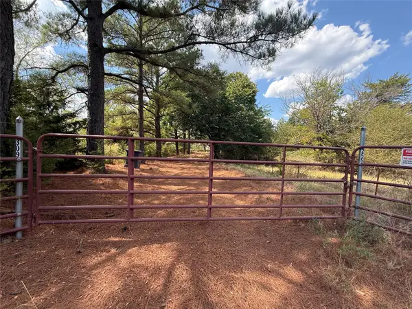 309 M L Collins Road, Hartshorne, OK 74547