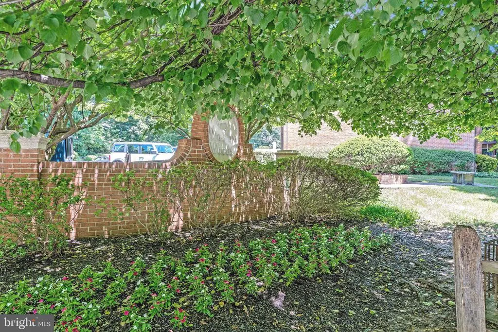 10167 Fair Woods Dr #308, Fairfax, VA 22030 - #1