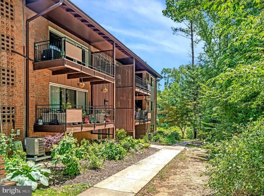 10167 Fair Woods Dr #308, Fairfax, VA 22030 - #3
