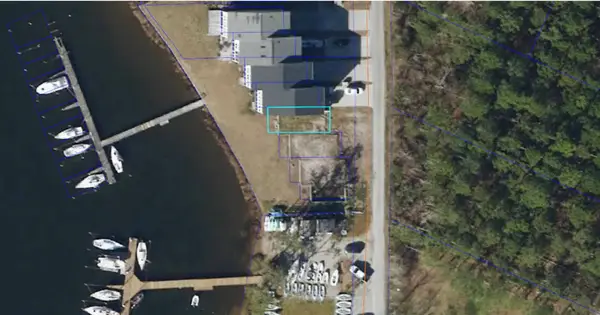 236 Blackwell Point Loop Road, Oriental, NC 28571