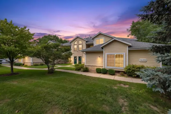 1495 Garay Ln, Port Washington, WI 53074