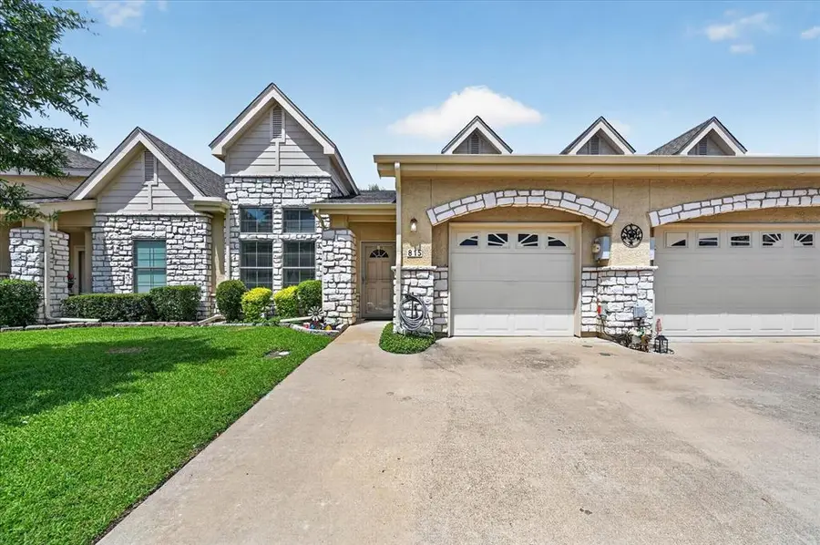 815 Earhart Avenue, Grand Prairie, TX 75051 - #2