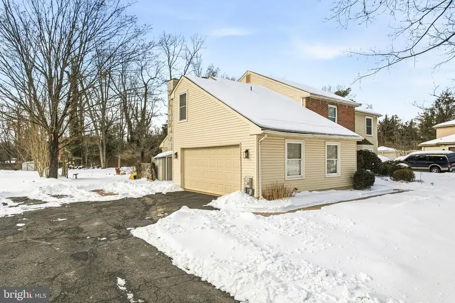 1273 Quarry Commons Dr, Yardley, PA 19067 - #3