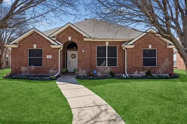 1561 Bastrop Drive, Carrollton, TX 75010