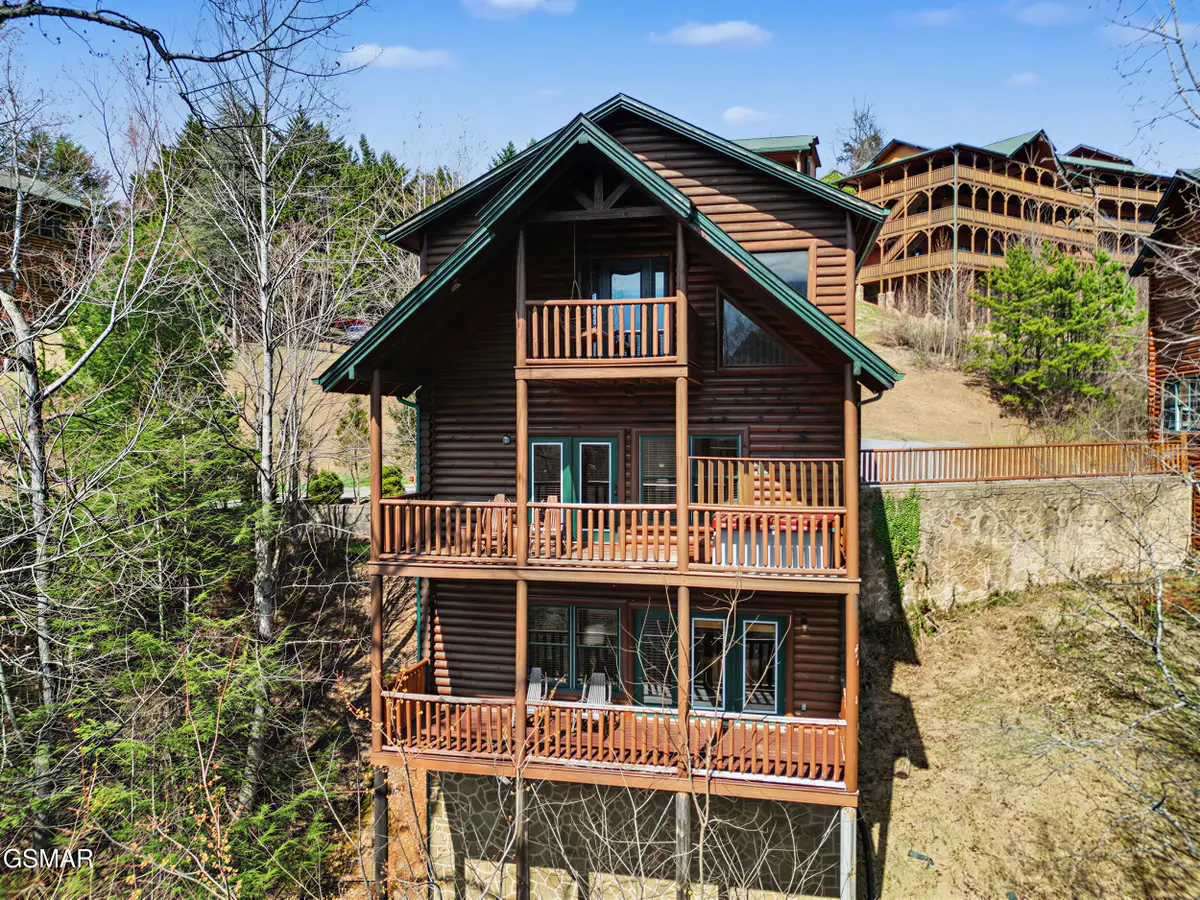 727 Mountain Stream Way, Gatlinburg, TN 37738 - #1