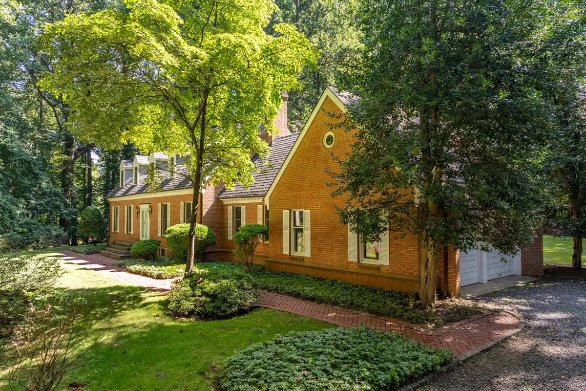 18 Lloyd Point Drive, Lloyd Harbor, NY 11743 - Image #1