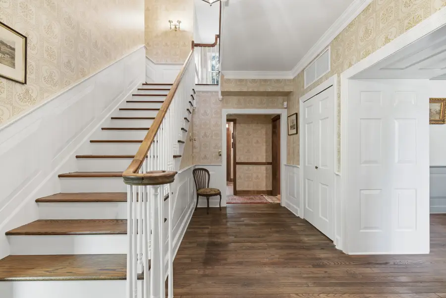 18 Lloyd Point Drive, Lloyd Harbor, NY 11743 - Image #3