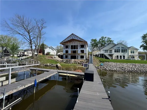 1296 NE River Road, Lake Milton, OH 44429