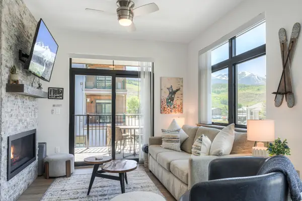 37 W 4th Street #205E, Silverthorne, CO 80498