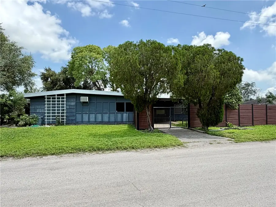 1416 S 11th Street, Kingsville, TX 78363 - #3