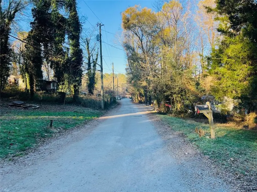 62 Lindburg Lane, Woodstock, GA 30188 - Image #2