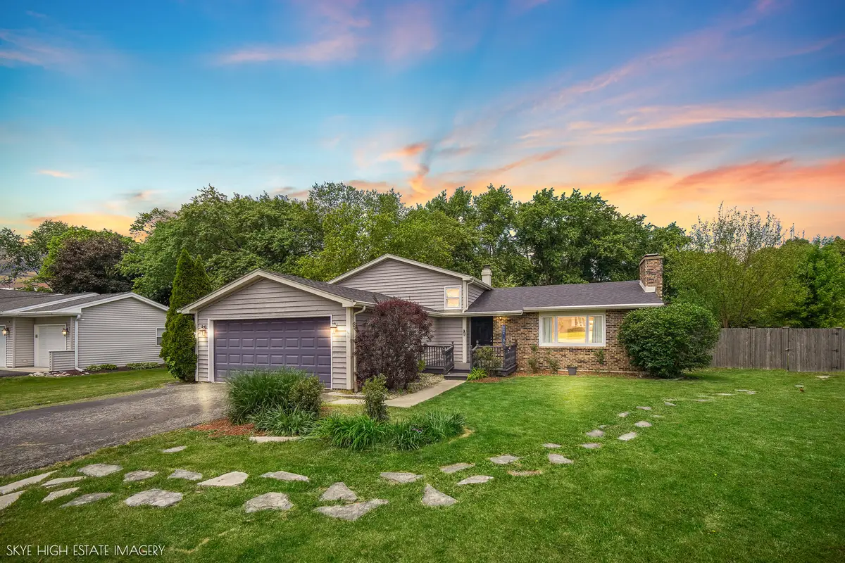 28W516 Leverenz Road, Naperville, IL 60564 - #1
