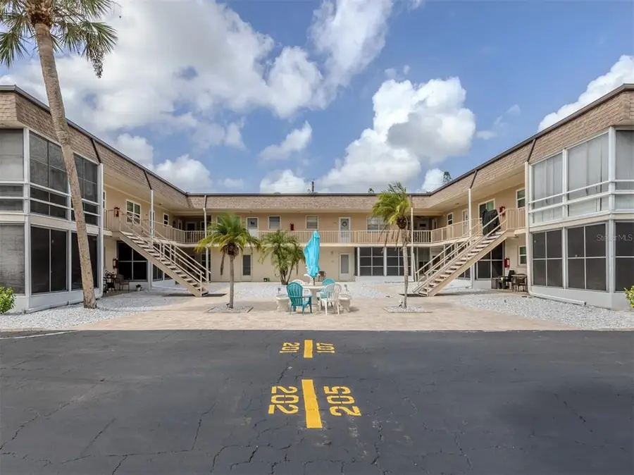 537 Manatee Ct #204, Venice, FL 34285 - #3