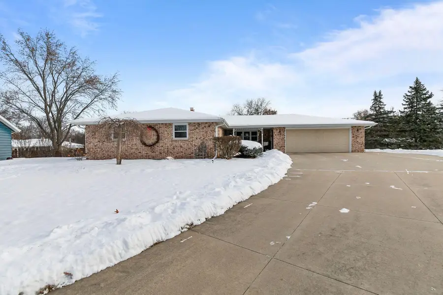 608 MICHIGAN LANE COURT, Kaukauna, WI 54130 - #2