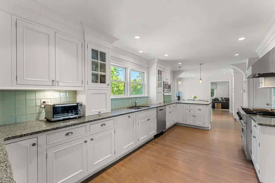 33 Byron Lane, Larchmont, NY 10538 - #3
