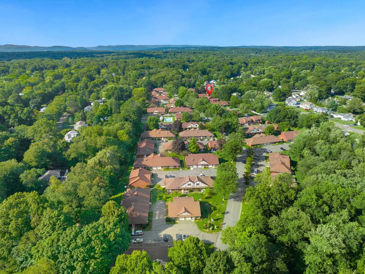 37-1 Tamaron Drive, Waldwick, NJ 07463 - Image #1