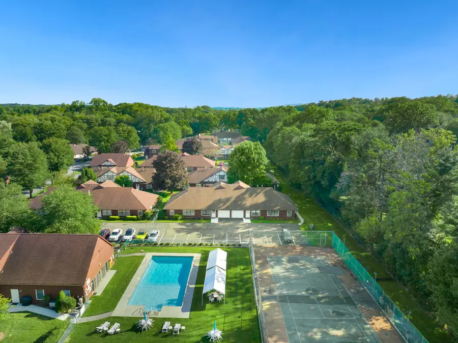 37-1 Tamaron Drive, Waldwick, NJ 07463 - Image #3