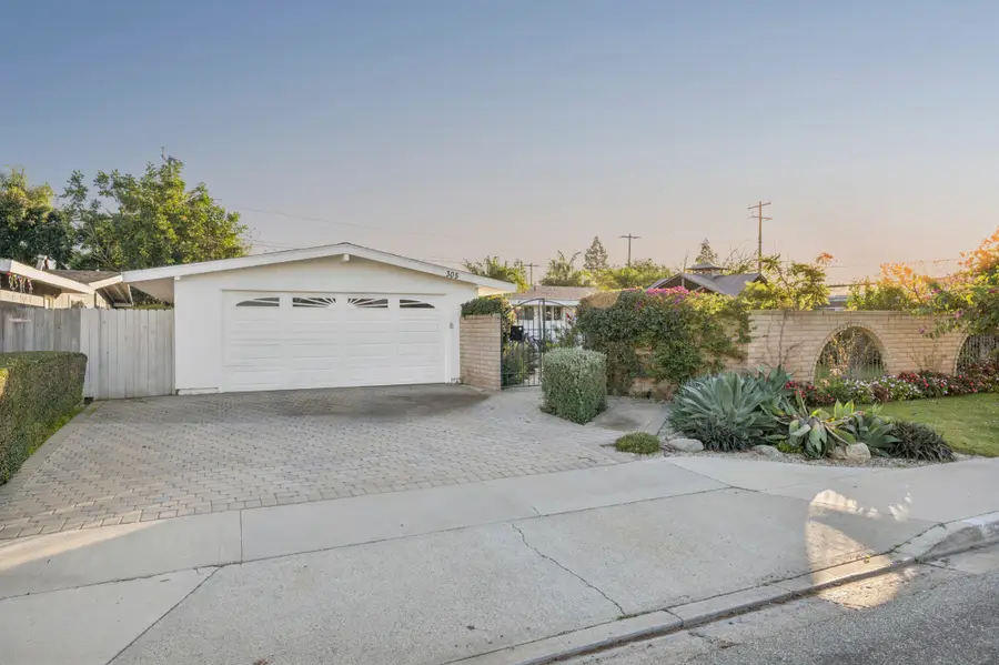 305 Nassau Road, Costa Mesa, CA 92626 - Image #3