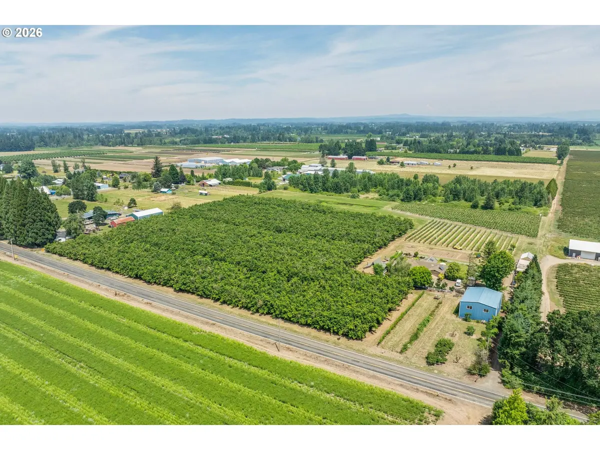 30248 S Barlow Rd, Hubbard, OR 97032 - #1