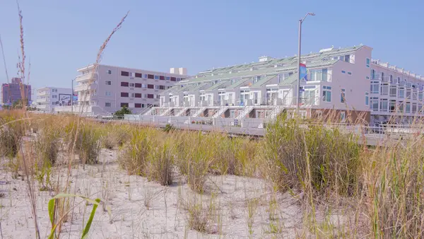 5208 Boardwalk, Ventnor, NJ 08406