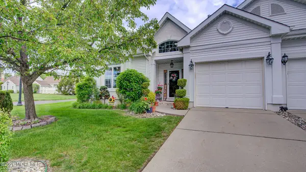 -1 Kingston Court, Monroe, NJ 08831