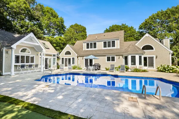 13 Driftwood Circle, Mashpee, MA 02649