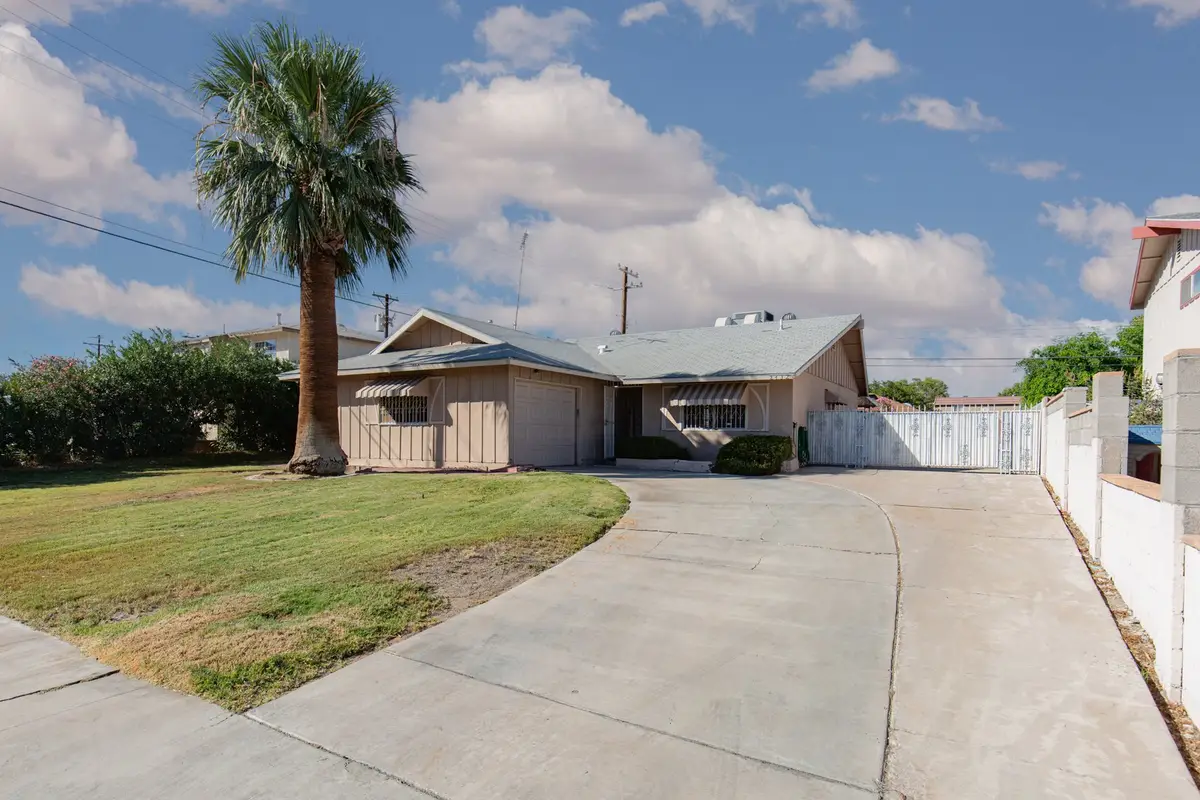 2432 Palma Vista Avenue, Las Vegas, NV 89121 - Image #1