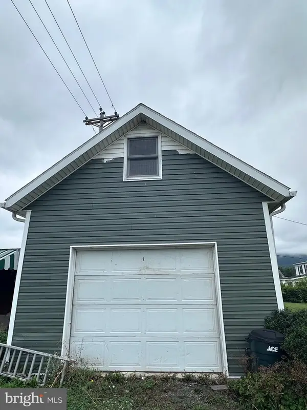 11585 Clear Ridge Road, Everett, PA 15537