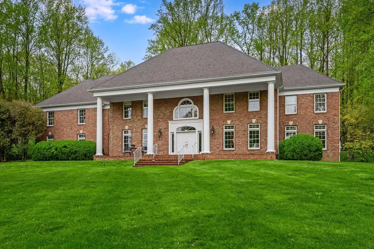 5 Chilton Rd, Chester, NJ 07930 - #1