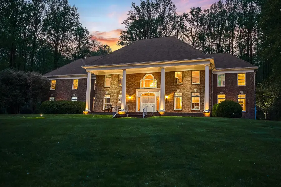 5 Chilton Rd, Chester, NJ 07930 - #2