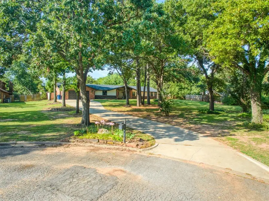 9 Dustin Circle, Shawnee, OK 74804 - Image #2