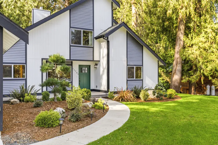 11785 Penny Place Ne, Bainbridge Island, WA 98110 - #3
