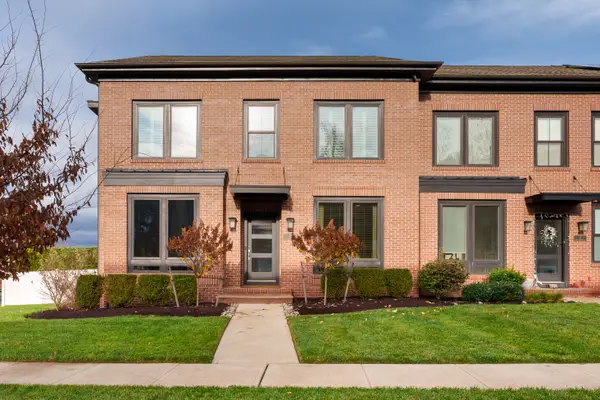 2 E Hartwick Dr, SKILLMAN, NJ 08558