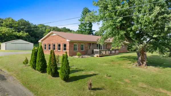 2040 Warrensburg Rd, Greeneville, TN 37743