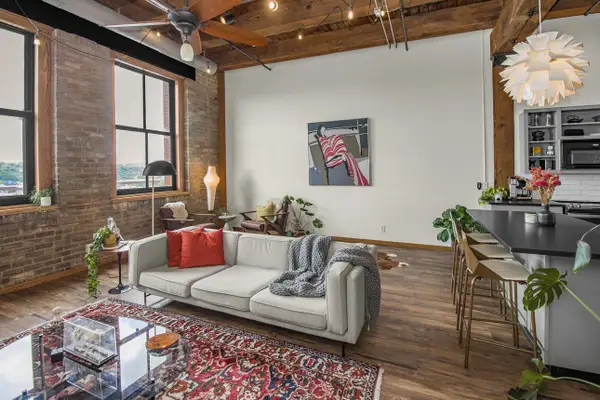 289 5th Street E #408, Saint Paul, MN 55101