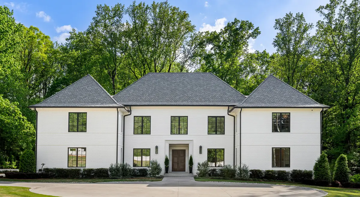 5260 Long Island Drive Nw, Atlanta, GA 30327 - #1