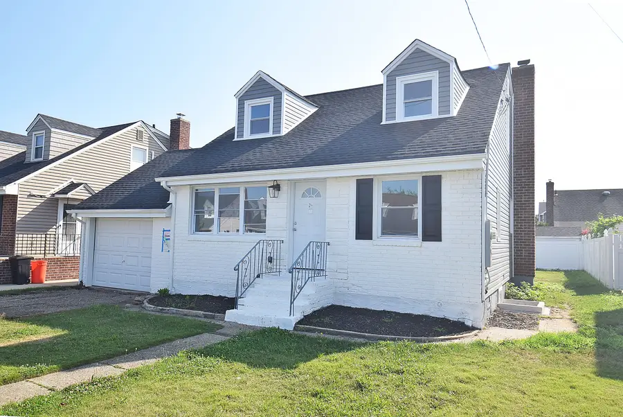 240 Columbus Parkway, Mineola, NY 11501 - #2