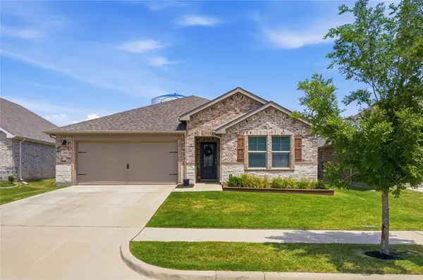 1501 Pleasant Knoll Trail, Aubrey, TX 76227