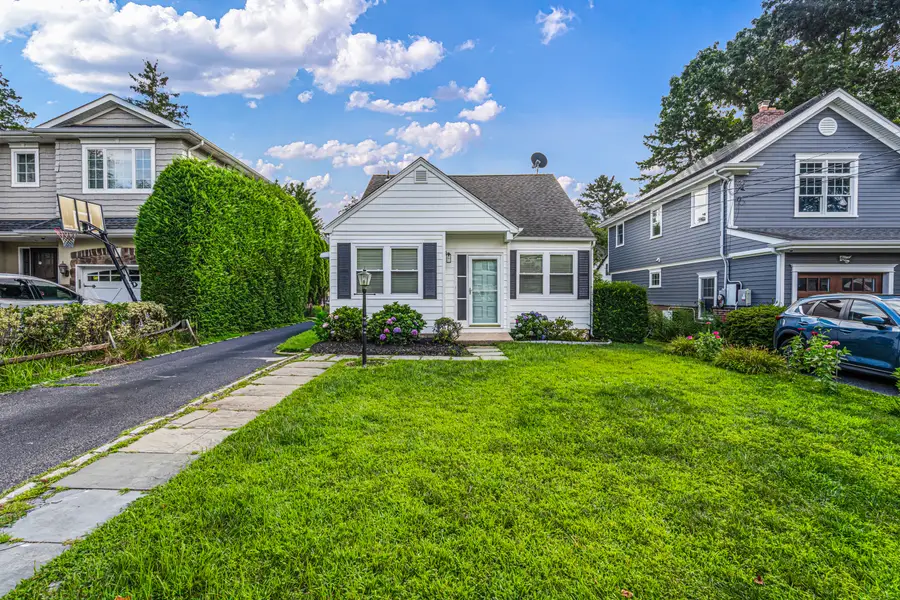 104 Fairfield Avenue, Port Washington, NY 11050 - #3