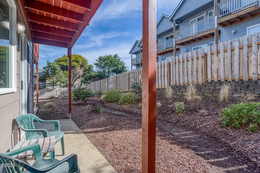 1284 NW 15th, Lincoln City, OR 97367 - #3