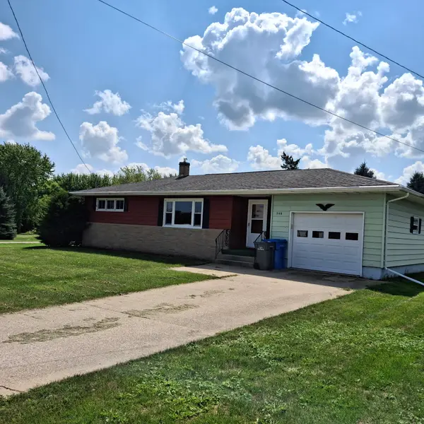 863 West St, Watertown, WI 53094