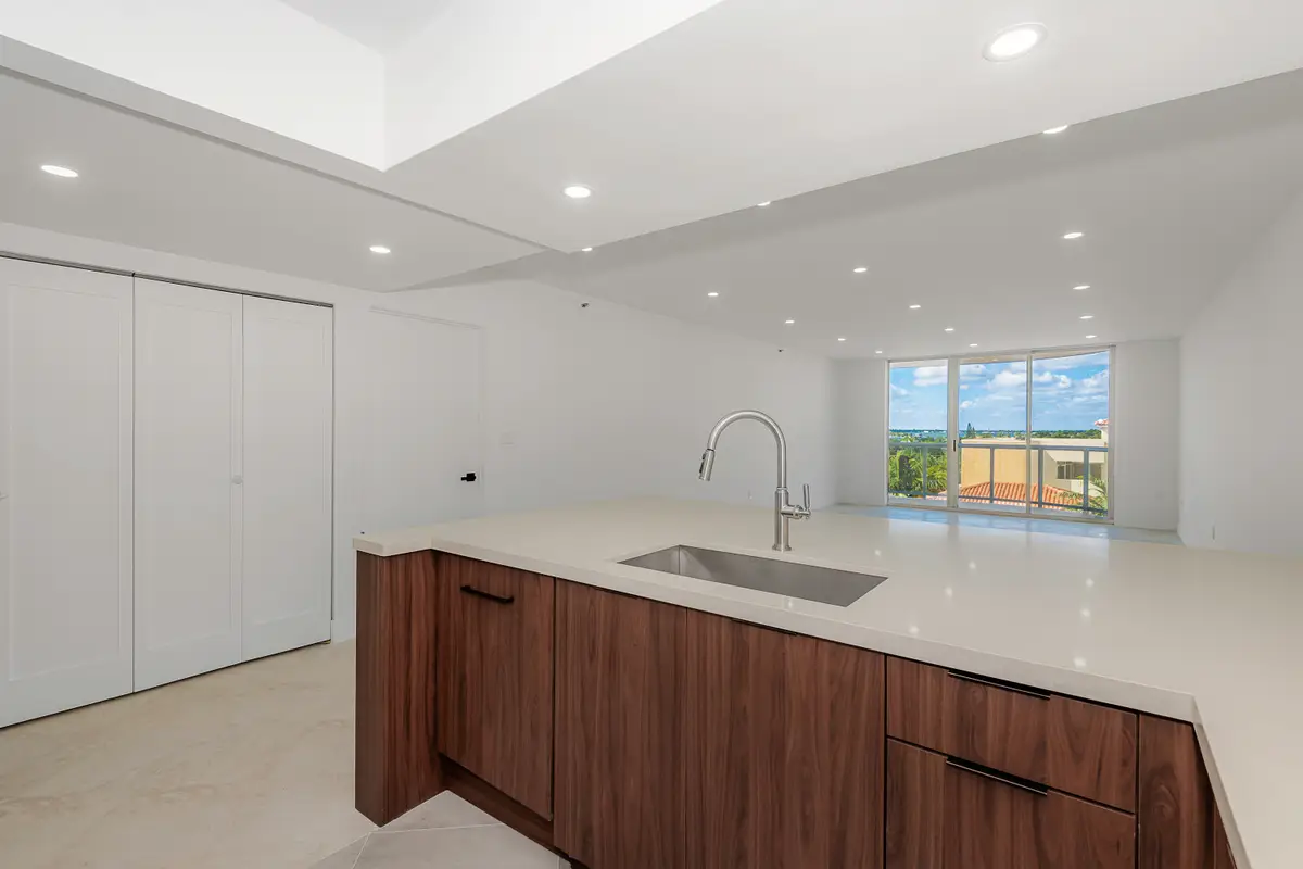 8855 Collins Ave #6E, Surfside, FL 33154 - Image #1