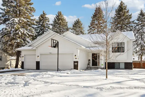 561 8th Street Nw, Elk River, MN 55330