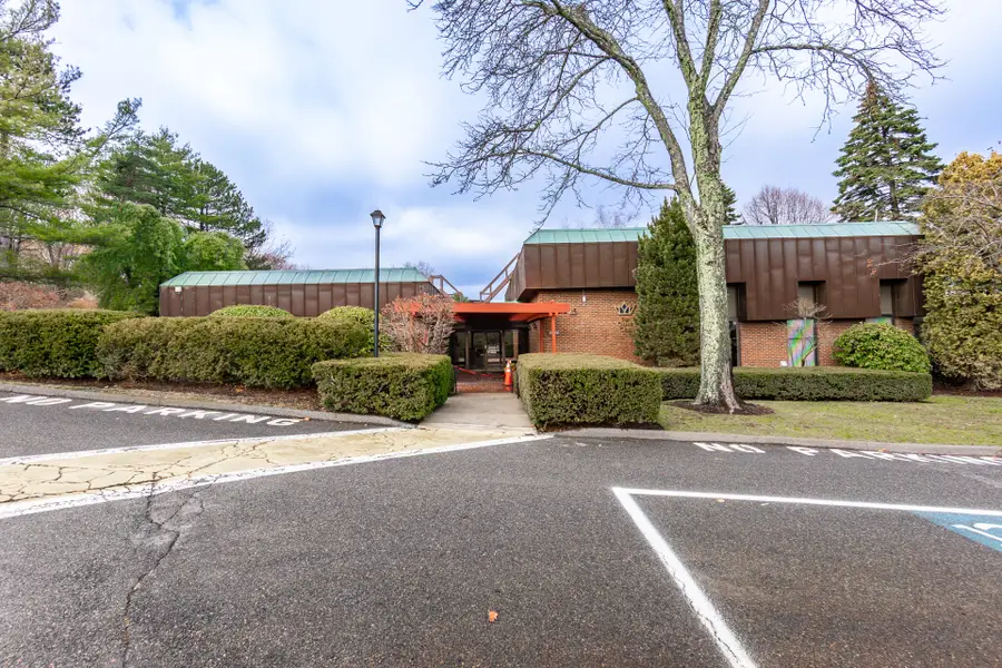 404 Paradise Rd #1T, Swampscott, MA 01907 - Image #2